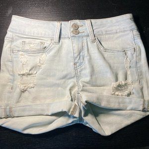 SO Ripped Low-Rise Jean Shorts Size: 3